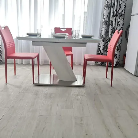 Frontal Beach Mamaia Nord Apartament *